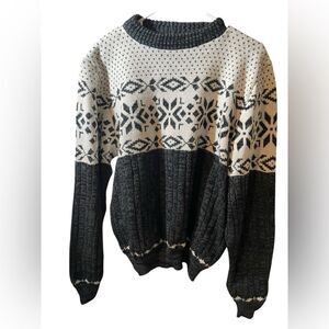 Black and‎ White Patterned Women's Sweater